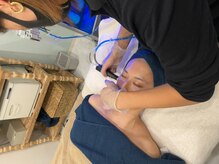 トウキョウビューティーラボ(TOKYO BEAUTY LABO.)の雰囲気（ハイドラフェイシャル施術写真）