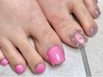 レイネイル 岐阜茜部店(RAY NAIL)の写真/素足の季節にマスト♪足元美人になれちゃう♪足先まで気を抜かない方、手にはネイルができない方にも人気◎