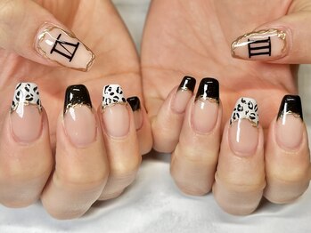 ヒョウ柄フレンチネイル