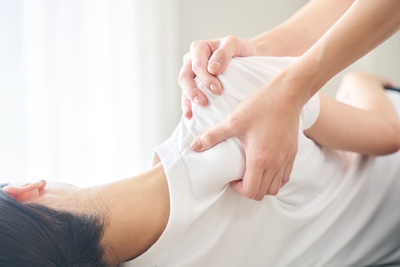 【平祝日】 ガチガチ肩こりに慣れてしまった方へ　《肩甲骨整体60分 8110円》