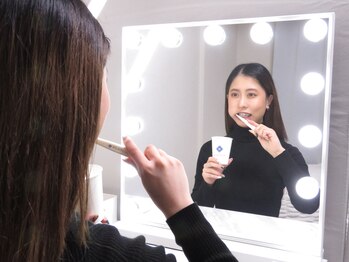 ホワイトベース(White Base)/歯を磨いて頂きます