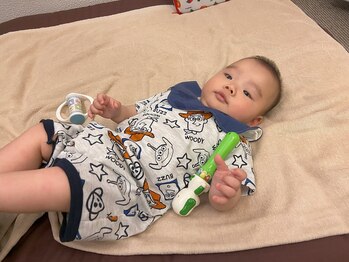子育てママの整体サロン/施術中のお子様の様子
