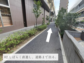 2.線路沿いを直進
