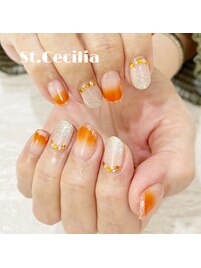 オレンジのグラデーションネイル
