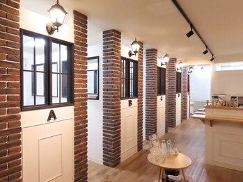 ルーモス アイラッシュサロン(Lumos)/【店内】半個室で落ち着いた空間