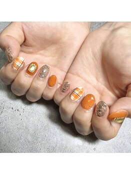 ママの秘密基地/オレンジチェックネイル☆