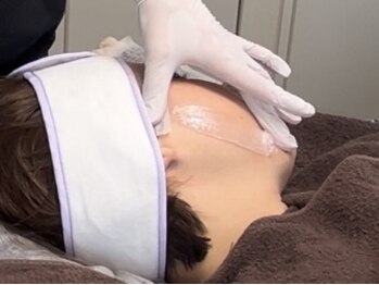 ベルード(veludo)の写真/【お肌の大掃除】お肌に優しい低温、無香料、無着色のWAXで産毛や古い角質・毛穴に詰まった汚れを徹底除去!