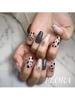 フローラ(FLORA)/牛柄フラッシュネイル☆スカルプ
