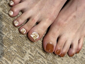 クルネ(QULNE)/テラコッタ/インク/フットネイル