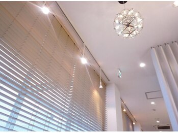 モアトゥインクル 福山宮通り店(MORE twinkle)/広々とした店内