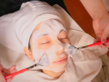 ラブラッシュ(LOVE LASH)の写真/10代～70代まで幅広い年代の女性がご来店◎リピーター多数の実力派サロン♪いつまでも魅力溢れる顔立ちへ★