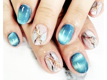 アリイネイルズ(ALII Nails)/ニュアンスブルーマグネット