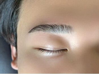 エムズアイブロウ 天王寺店(M'sアイブロウ)の写真/《垢抜けたい男性必見》自眉を活かしたメンズアイブロウデザイン◎顔馴染みの良いデザインをご提案