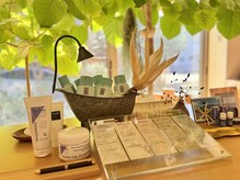 ヒュッゲ(HYGGE)の雰囲気（木陰のような癒し空間。脳も心も身体もデトックスされます。）