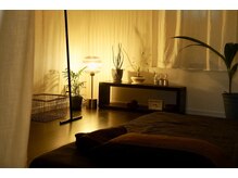 ハナウタの雰囲気(柔らかい光と心地良い音楽でリラックス)