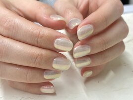 ちゅるちゅるキラキラ冬ネイル