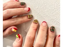 推しのカラーでデザインでネイル♪