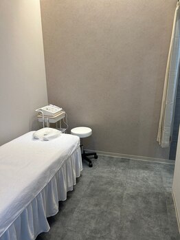 サロン レーヴェ(Salon LOWE)/店内：施術室２