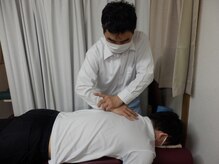 笠原カイロプラクティックオフィス/背中の施術