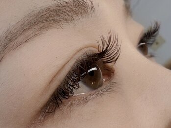 ルリアン(Le Lien)の写真/【トレンドのニュアンスカラーをお目元に♪】カラーエクステを取り入れる事で、グッとあか抜けた目元に★