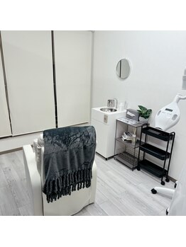 ホワイトニングショップ 徳島店/【個室空間で安心♪】