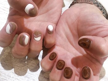 プラス セカンド(Plus 2nd)/ちぐはぐネイル