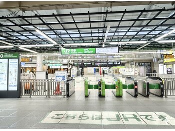 ナチュラル 柏東口店(NaTuRaL)/柏中央口の改札を出て右へ