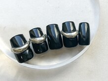 ワンアンドオンリー(One&Only)/黒ネイル×クロムリングネイル