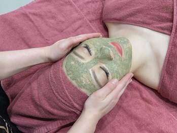 ベル(BELLE)の写真/40代からのお肌の変化に「効果を実感できる」と満足度◎年齢肌の悩みに寄り添う、シミ・たるみケアに特化！