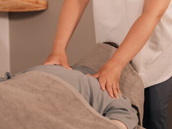 ブリスボディルーム(Bliss Body Room)の写真/まとわりつくような頑固な首肩こりでお悩みの方にオススメ★熟練セラピストが丁寧にほぐしていきます◎