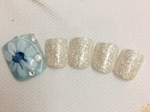 ネイルサロン リリオ(Nail Salon Ririo)/キラキラお花フットネイル