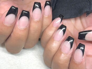 ネイルクイーン(Nail Queen)の写真/普段忙しいOL/ママさん世代向け!大人女性に人気の上品なデザイン多数ご用意★丁寧な施術とカウンセリング◎