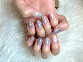 淡色ぽちゃんニュアンスネイル