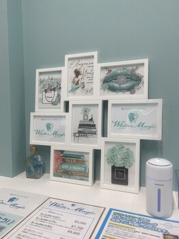 ホワイトマジック(White Magic)/ロゴ入りアート