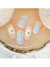 ベリー(berry)/定額¥7500 ひまわりネイル