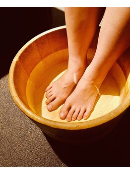 癒の間ゆるり 赤羽店/季節のアロマを使用！アロマ足浴