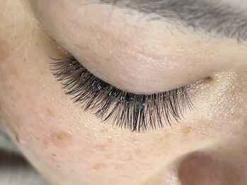 ニカット(nikatto)/ボリュームラッシュ