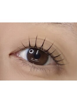 ナチュラル上品な目元にしたい