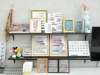 esterella nailの写真/豊富なカラーとパーツで理想のネイルに♪季節感やトレンドを取り入れたデザインで思わず眺めたくなる指先へ