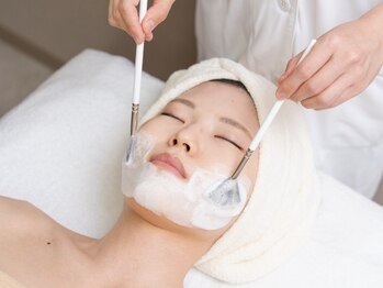 ティースリービューティー(T3beauty)の写真/最先端ダクトピール×LEDでハリツヤUP!オーダーメイドの優しいケアで、透明感溢れる理想の素肌へ★