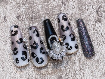 ヒョウ柄ネイル