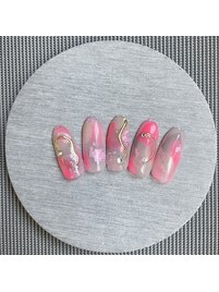 パステルピンクのアートデザイン