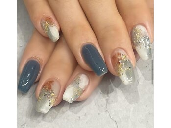 ネイルアンドアイラッシュスタジオ シュシュ(chouchou)/晩夏ネイル・くすみブルー