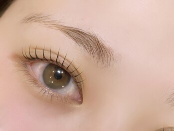 リル(Lill)の写真/束感もフワフワもモテ可愛まつげはLillにお任せ◎誰もが羨むモテ可愛い目元に♪自然な仕上がりで目力もUP☆