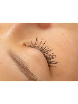 ナチュラル上品な目元にしたい