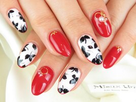 モノトーン×REDアート