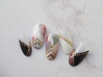 カトルナフ(quatre fois neuf)/おしゃれピーコックネイル