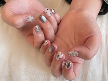 ノーム(NOM)/インスタ