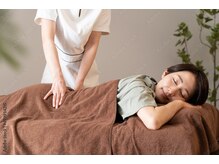 きさらづカイロプラクティックの雰囲気（美姿勢を骨盤からしっかりと整えます）