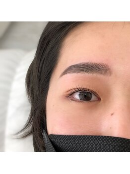 イードット(E.)/まゆげ×まつげで旬顔に☆